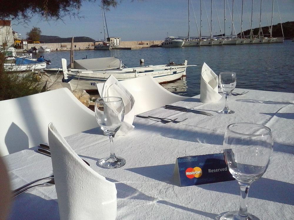 Hotel Maestral Prvić Luka Kültér fotó