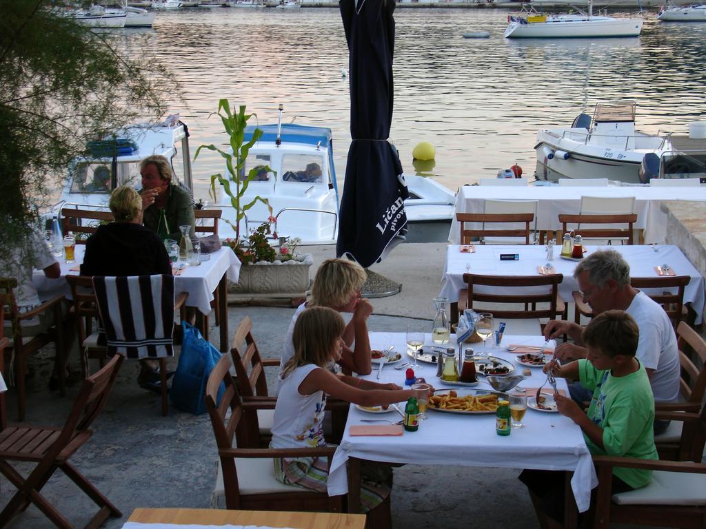 Hotel Maestral Prvić Luka Kültér fotó