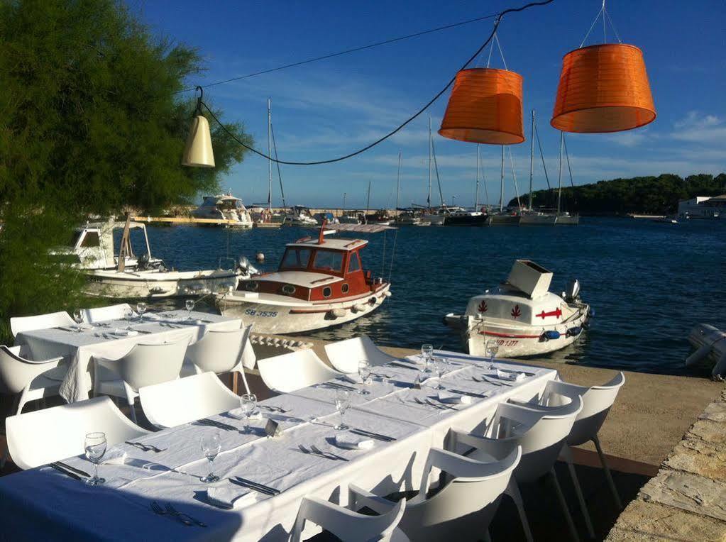 Hotel Maestral Prvić Luka Kültér fotó